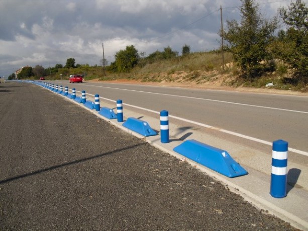 Senalconfor_separadores_de_carril.jpg